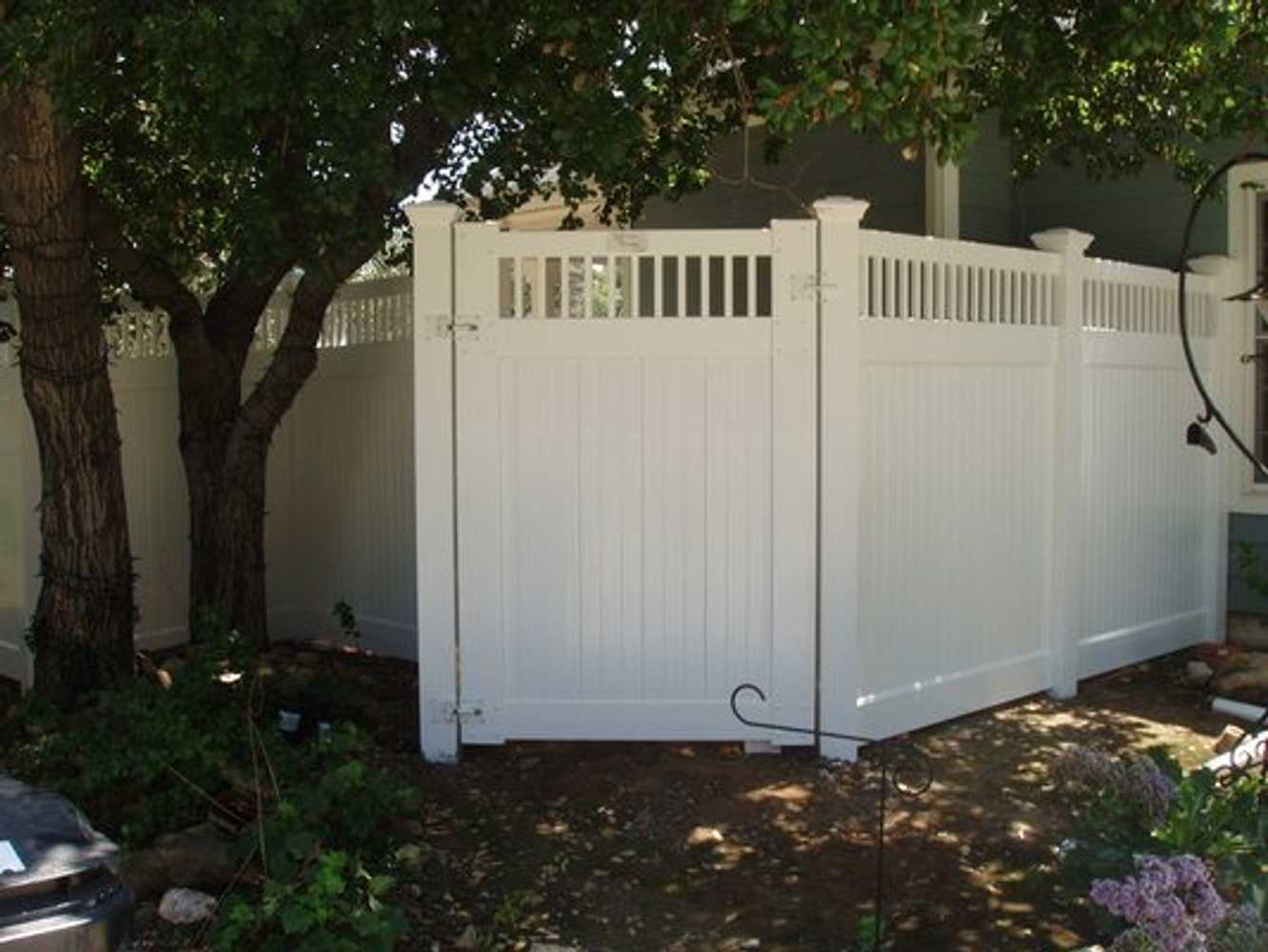 Photo(s) from Vinyl smart fencing inc 