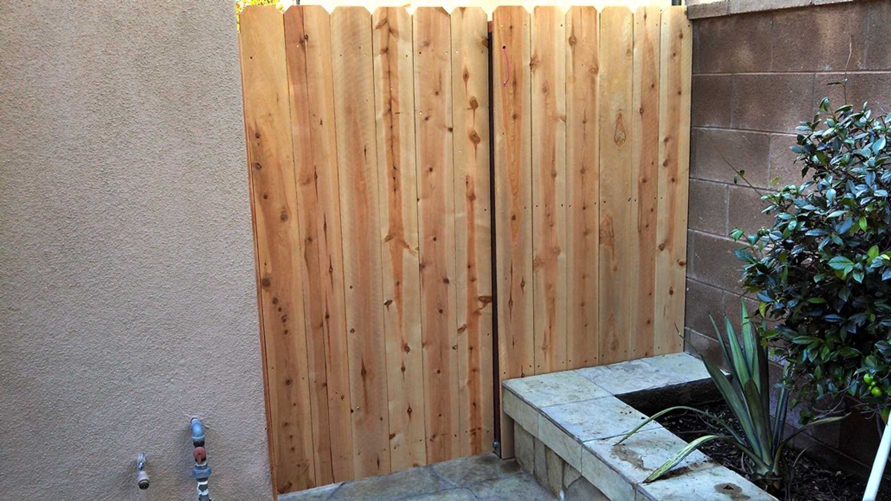 Irvine Handyman Builds Gate Fence for Dog Run