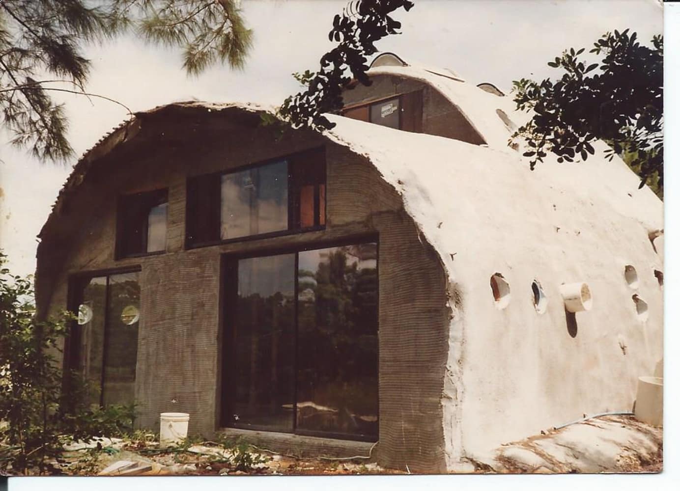 OFF GRID INDESTRUCTIBLE homes in Florida