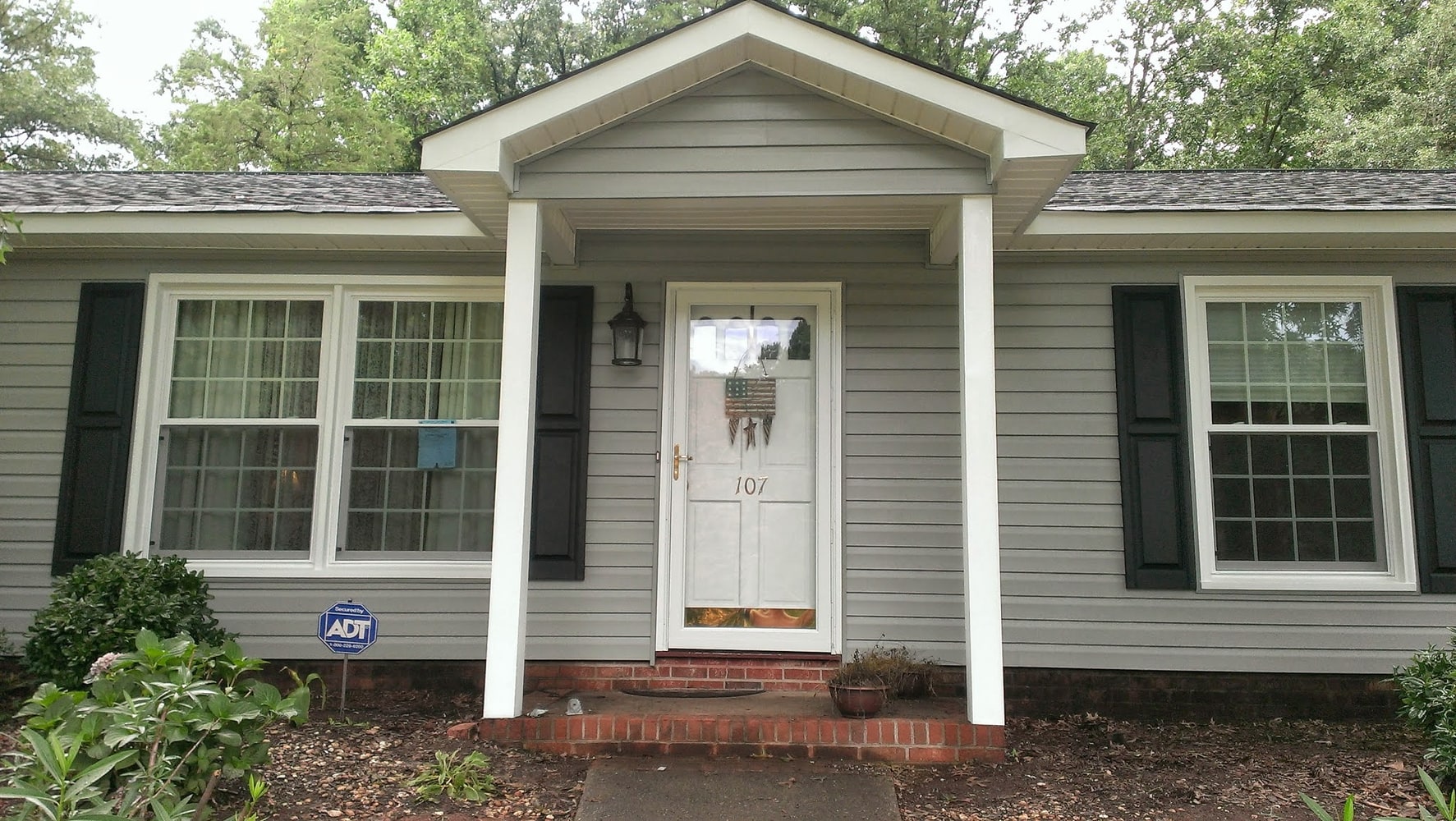 Photo(s) from David E Helms