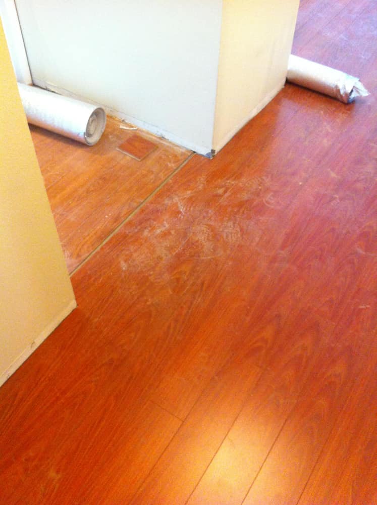 LAMINATE FLOOR