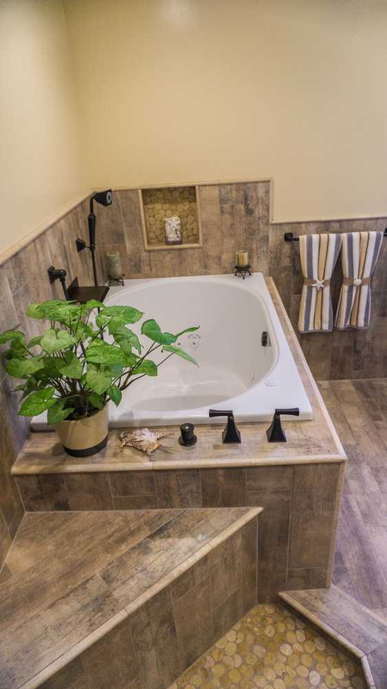 2014: Earthy Wood & Glass Master Bath