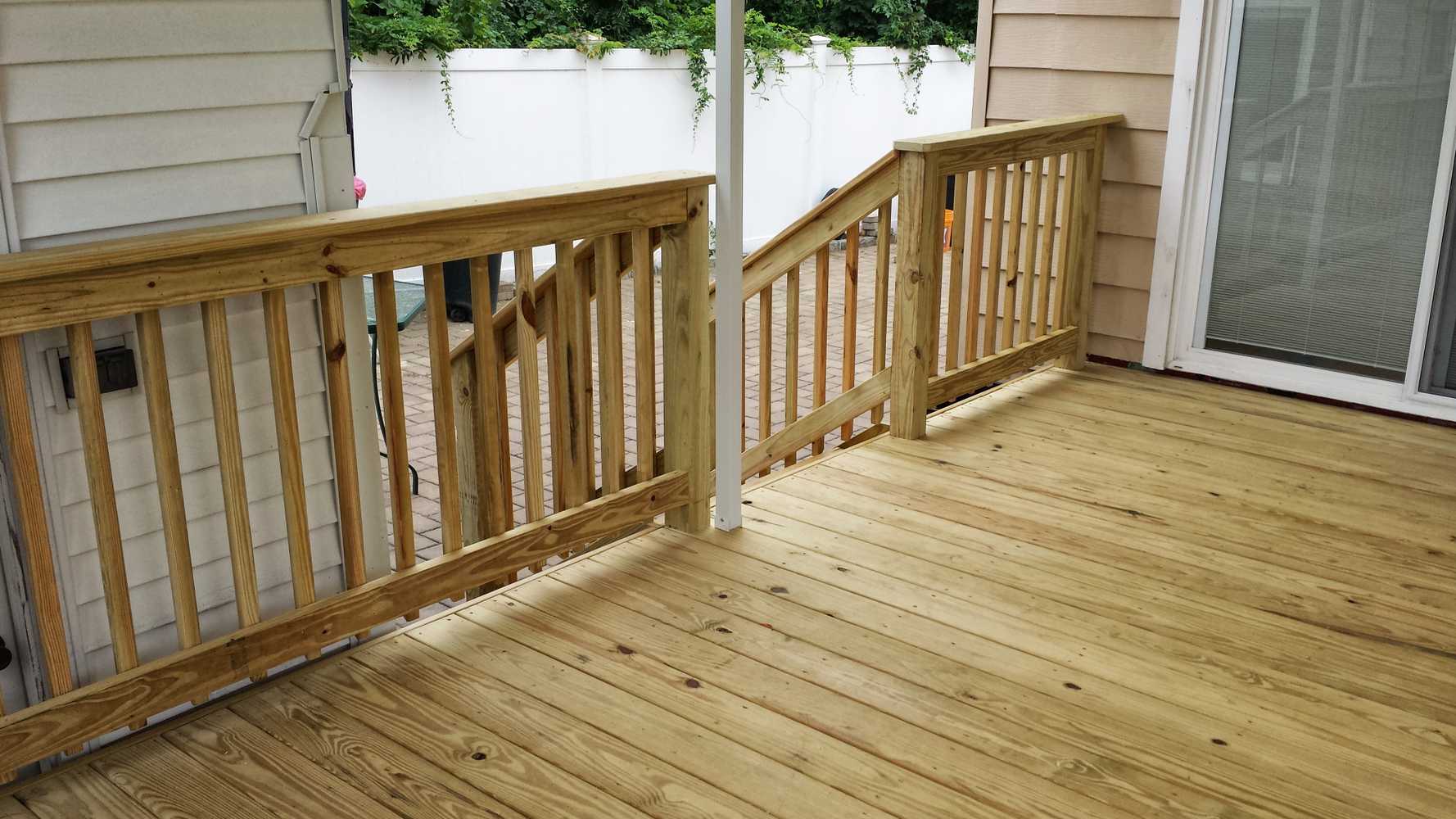 Decks from Li Decks And Remodeling Ltd