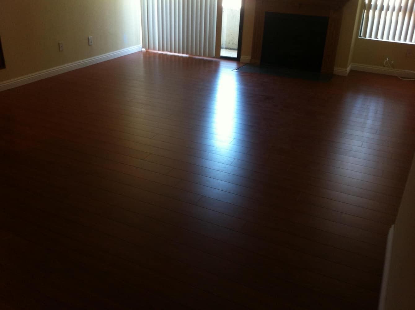 LAMINATE FLOOR
