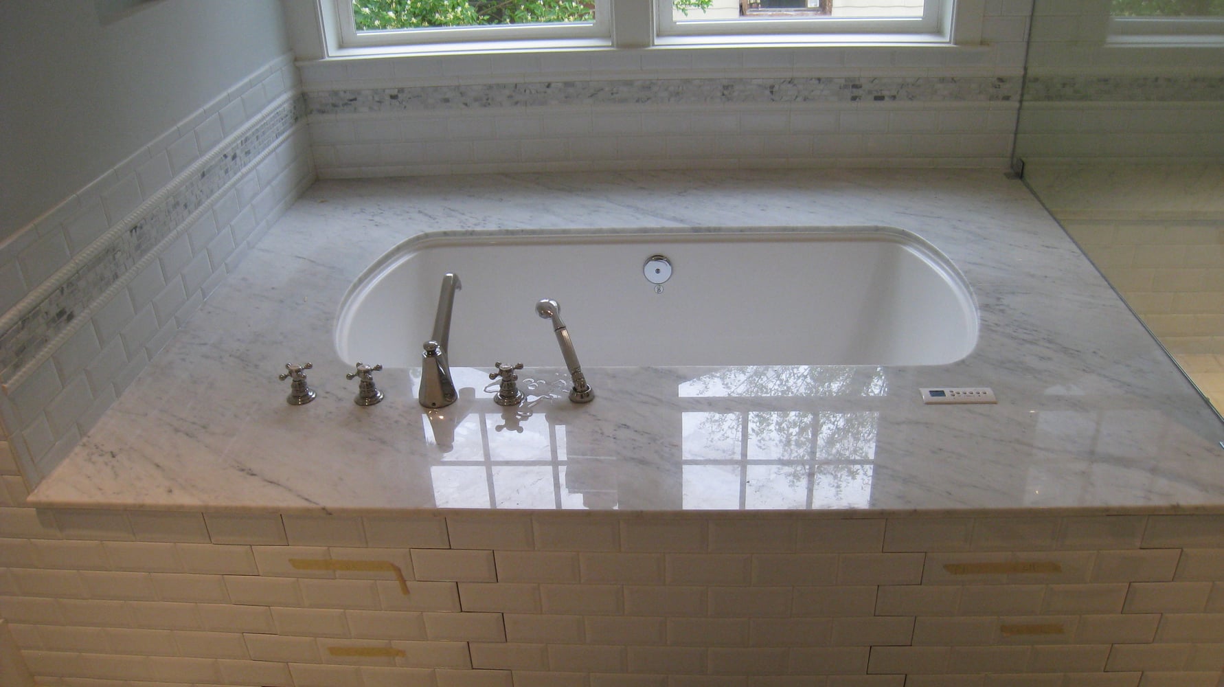 JACUZZI TILE