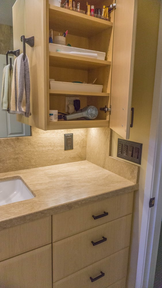 2014: Earthy Wood & Glass Master Bath