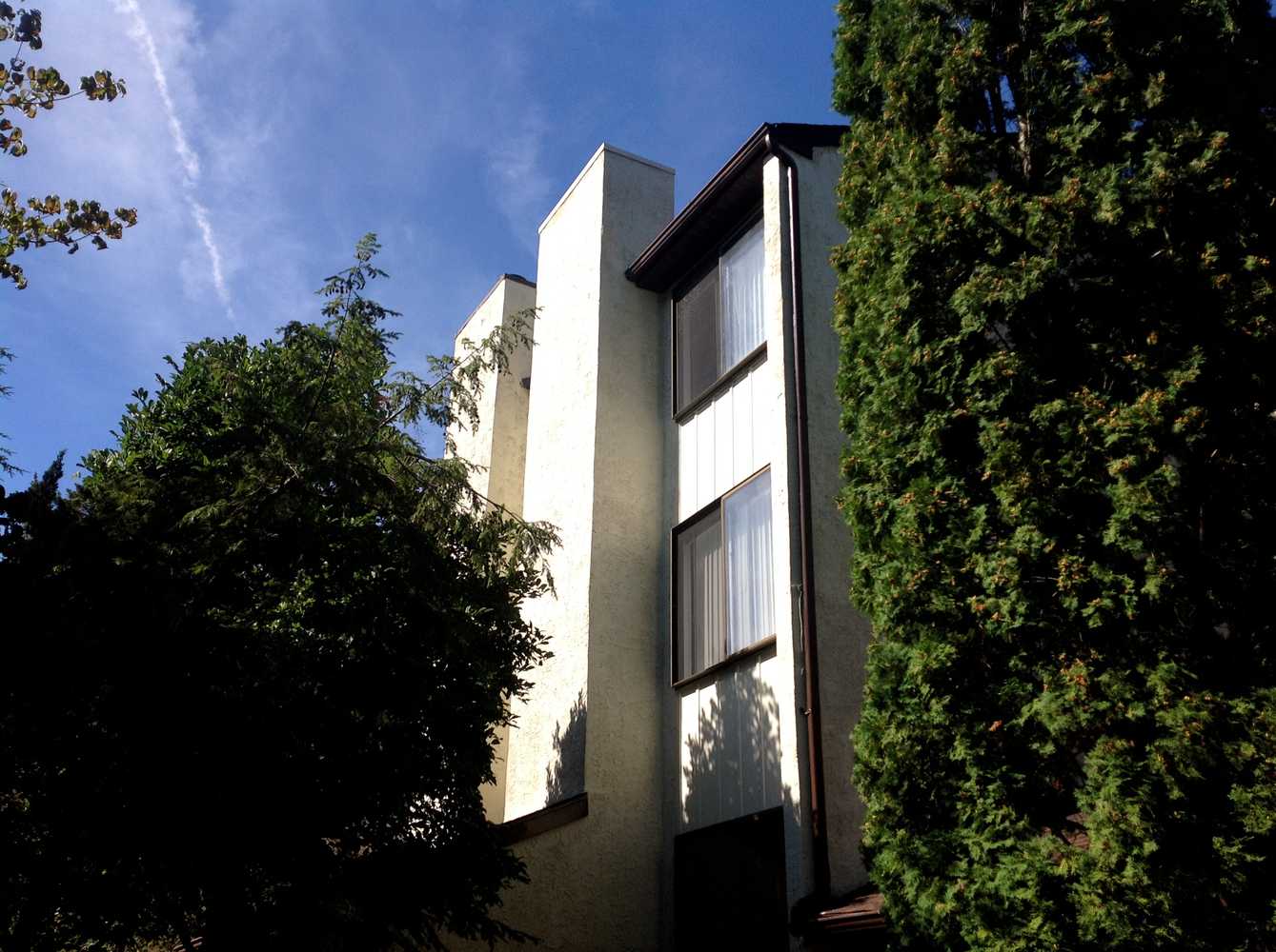 Exterior Stucco Power wash and repaint Photos