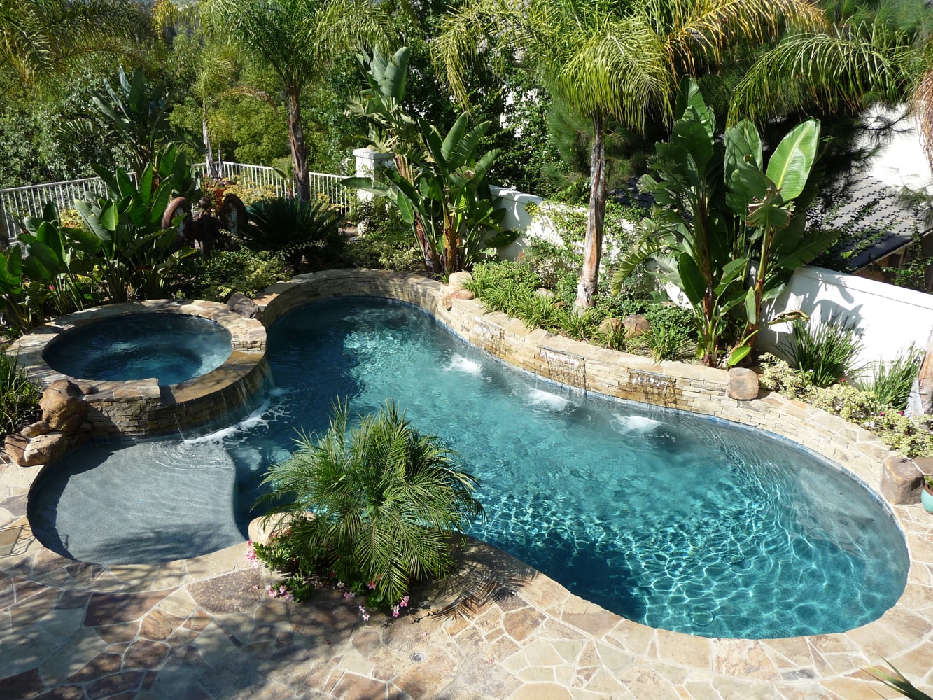 Custom Swimming Pools