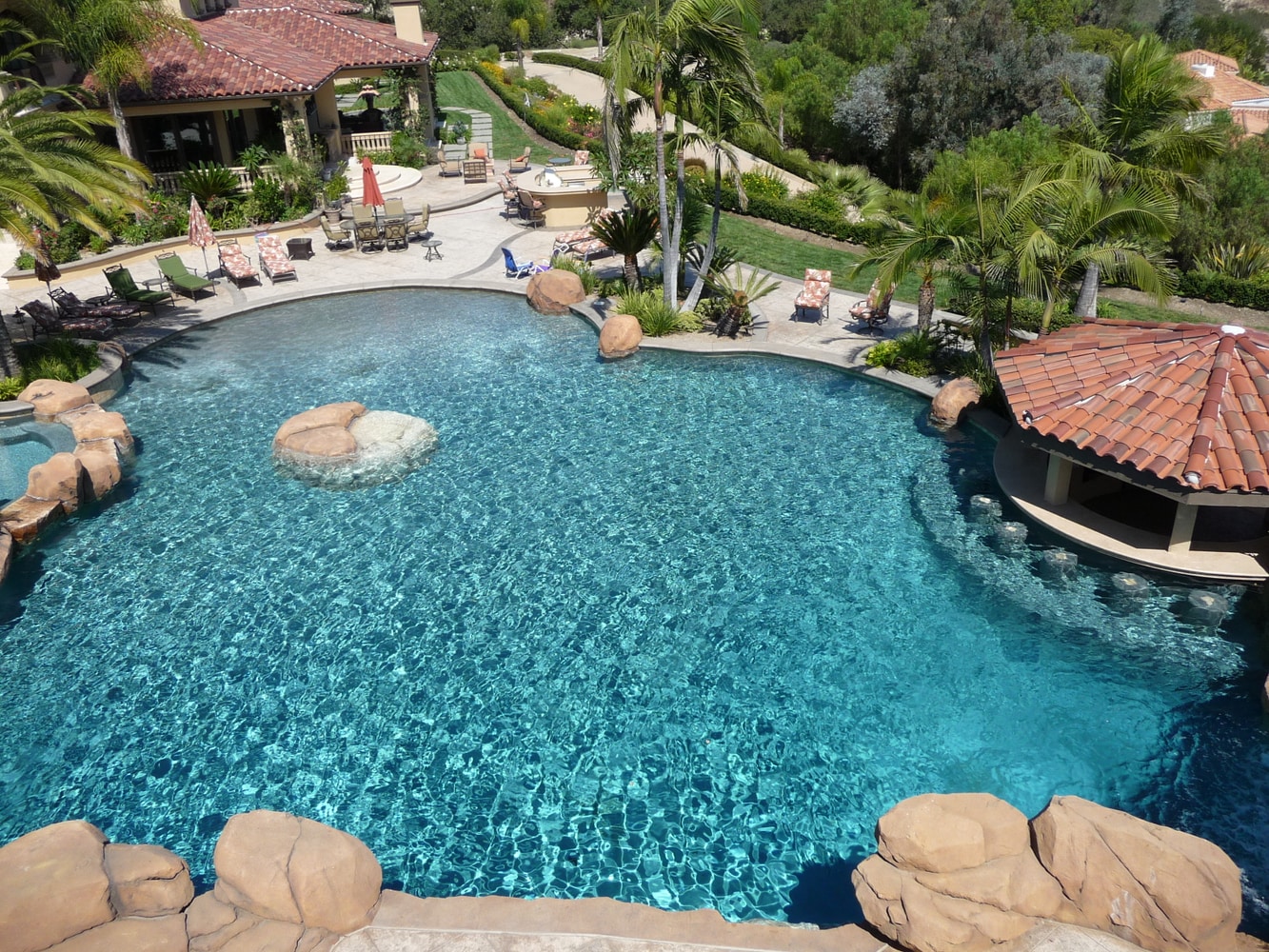 Custom Swimming Pools