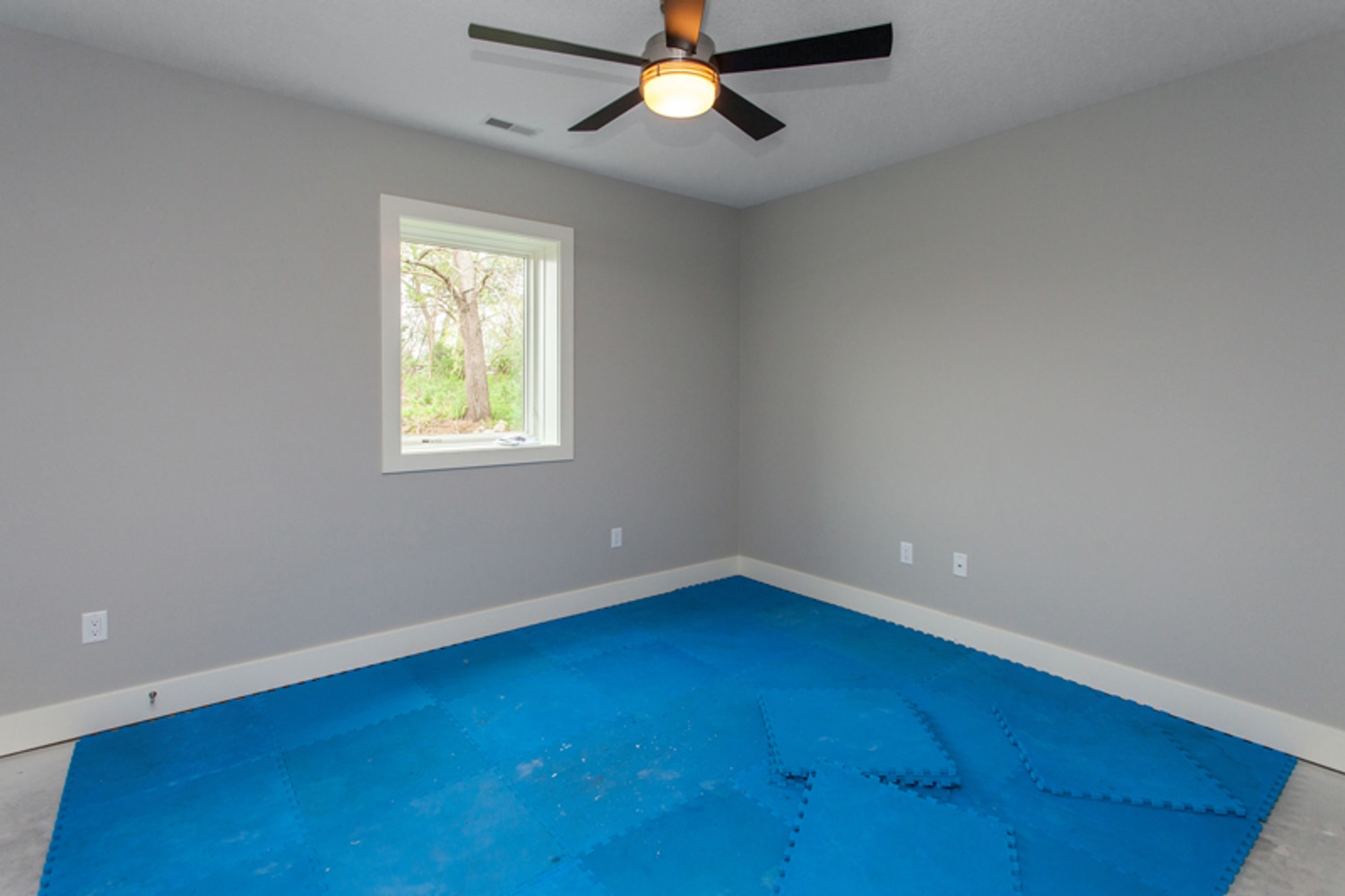 9427 Foxtail Cir, Norwalk