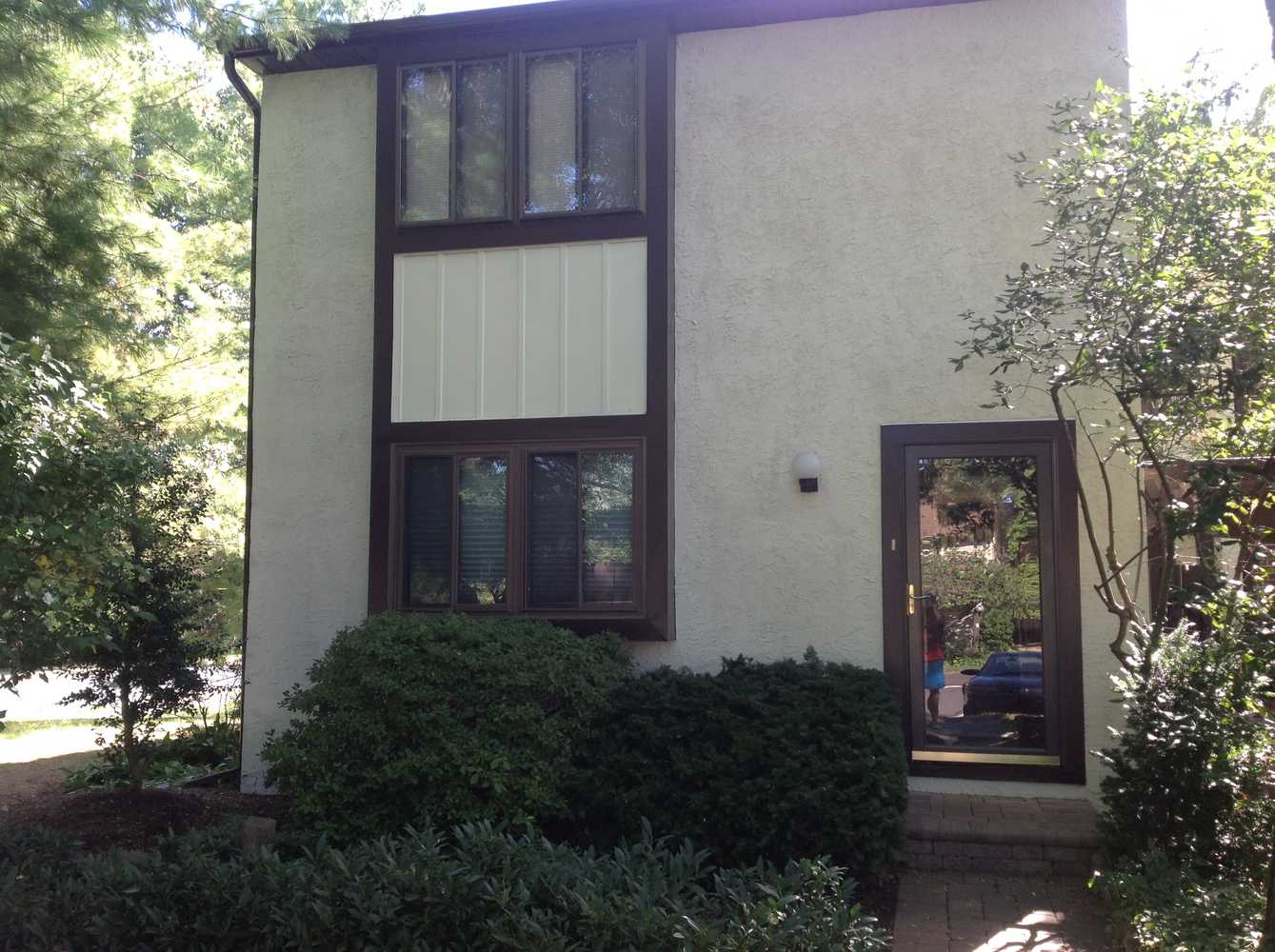 Exterior Stucco Power wash and repaint Photos