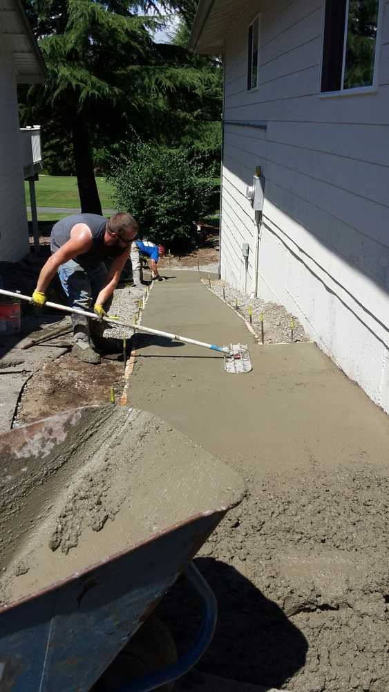 Concrete wall way