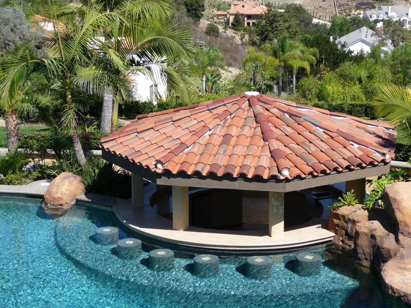 Custom Swimming Pools