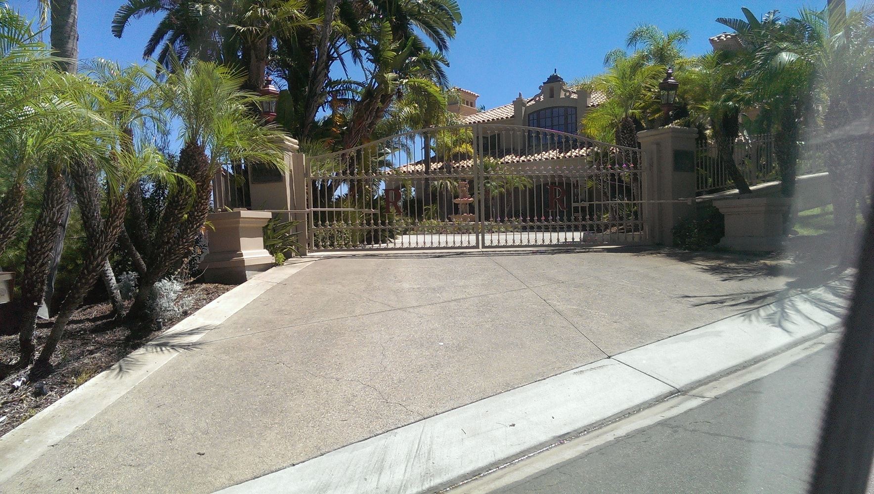 Photo(s) from L E Fence