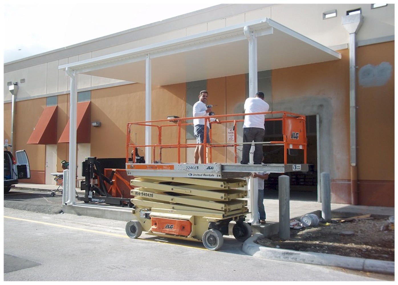 Photo(s) from Alumicenter Inc