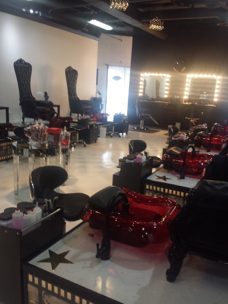 Starlett Nail Bar and Lounge, Temp