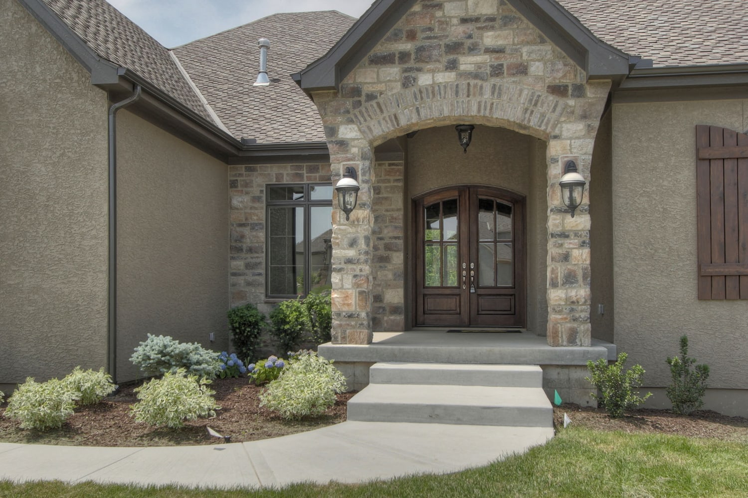 Bellagio Reverse w/ Side Entry