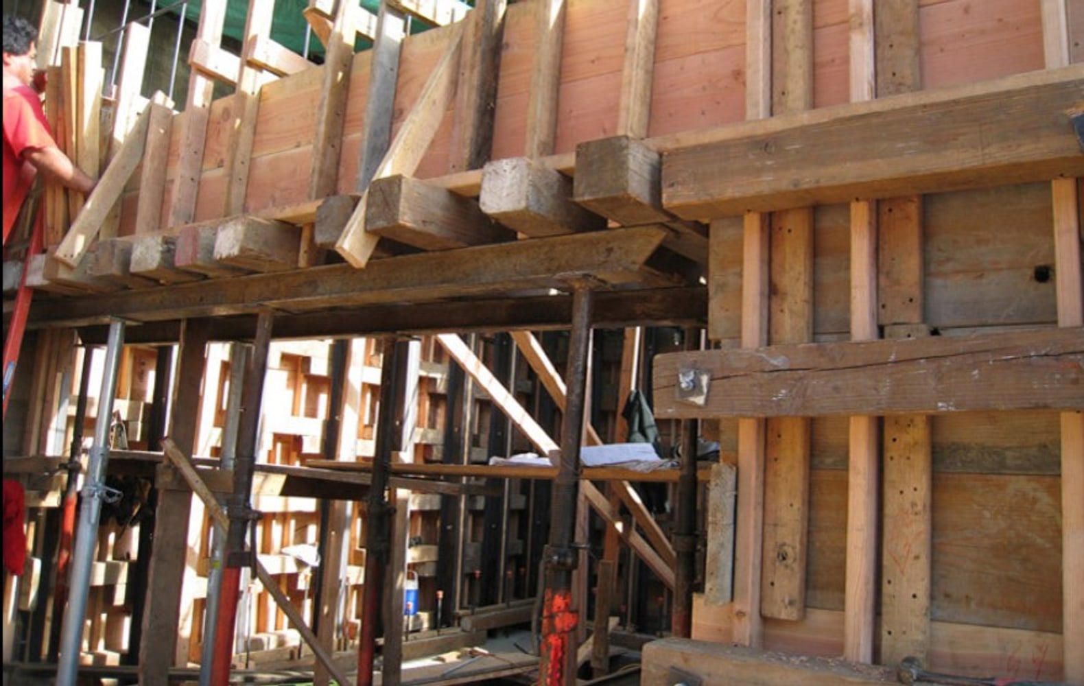 Garage and Inclined Elevator