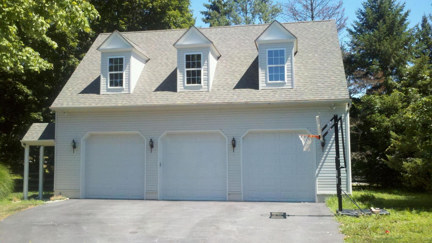 Detached Garage