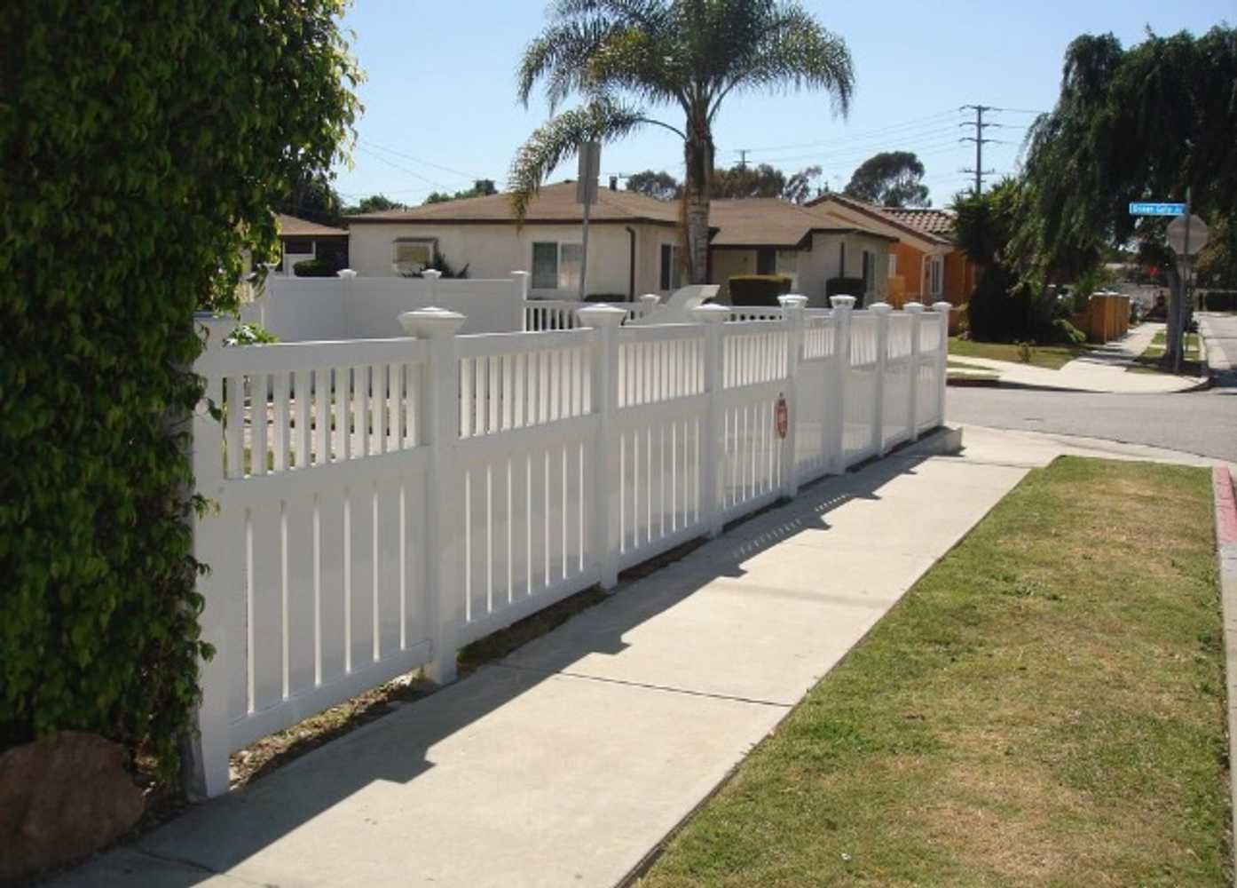 Photo(s) from Vinyl smart fencing inc 