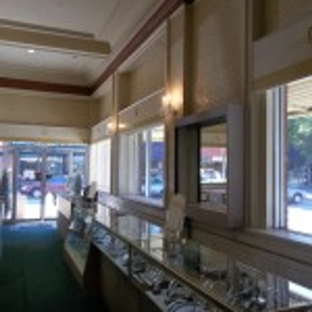 Green's Jewelers Renovation by C.H.I.Construction Inc