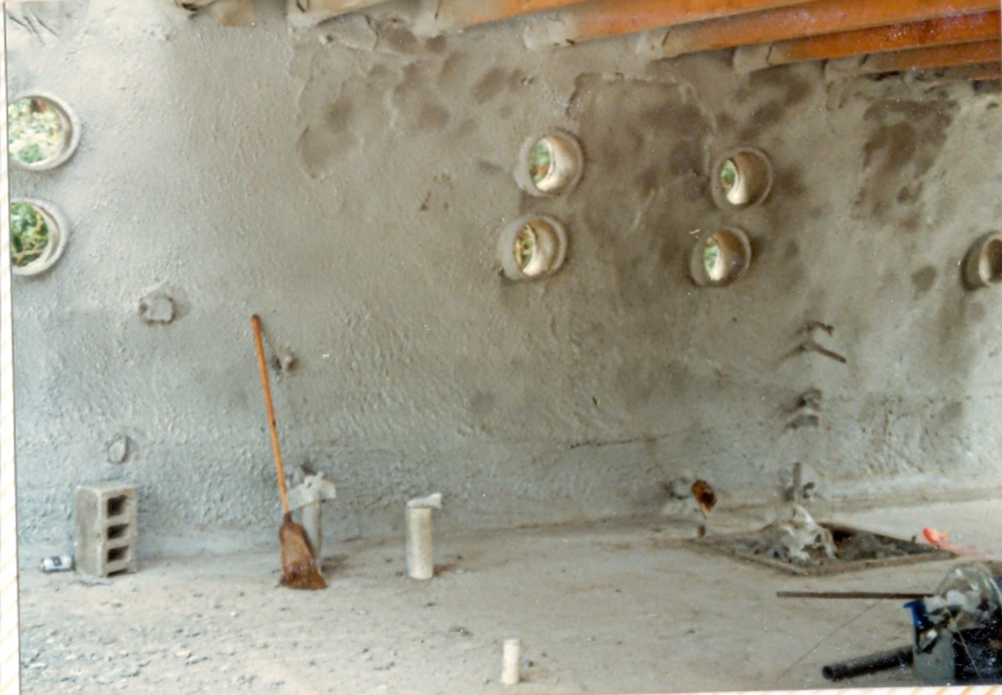 OFF GRID INDESTRUCTIBLE homes in Florida