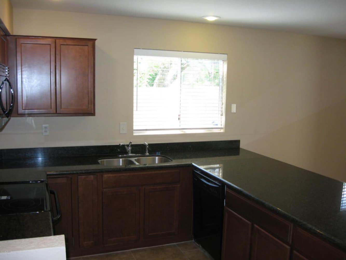 Chandler, Az New Kitchen, Baths, Tiling, Doors for Fix and Flip Investor