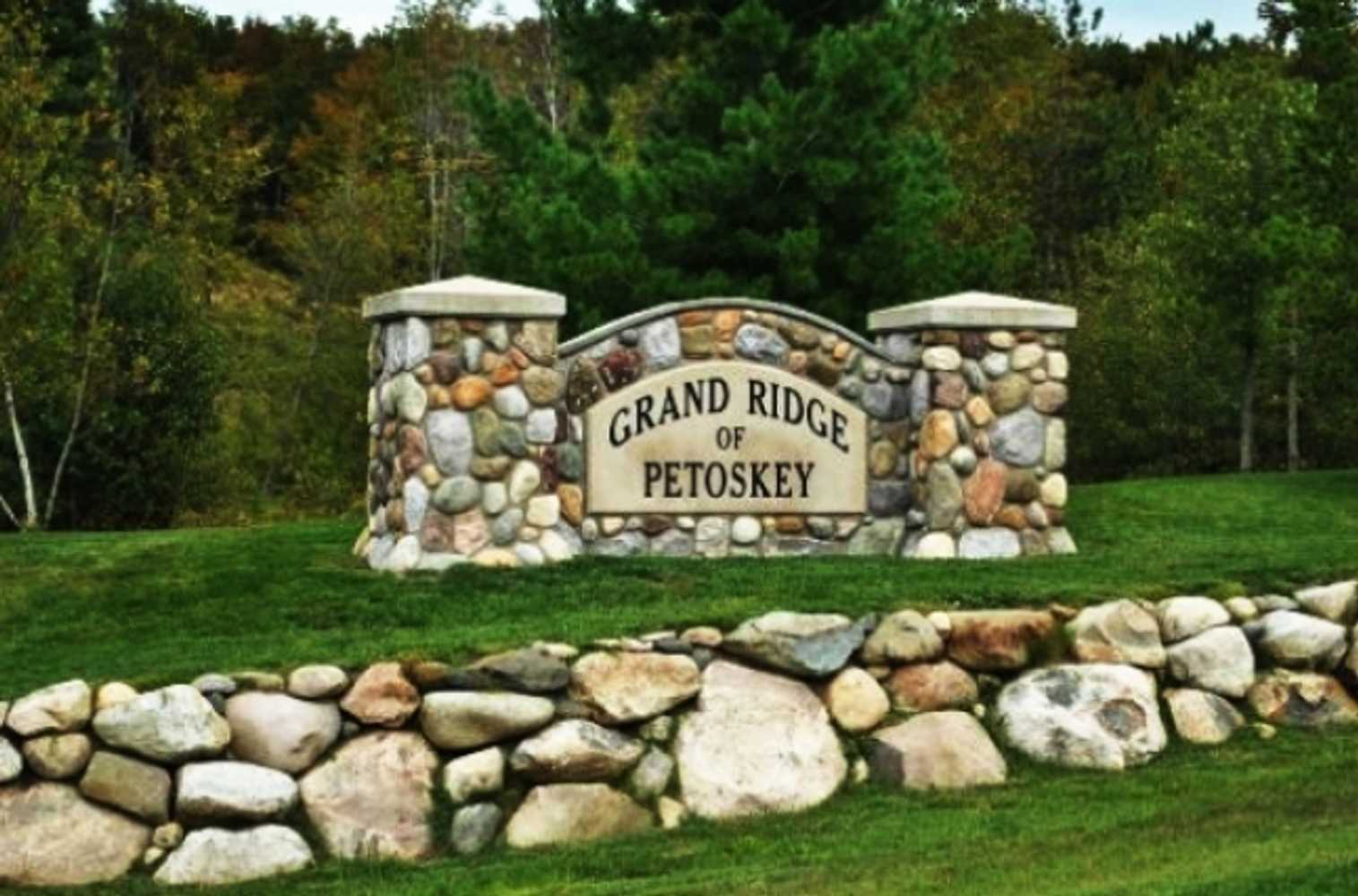 Grand Ridge Entrance