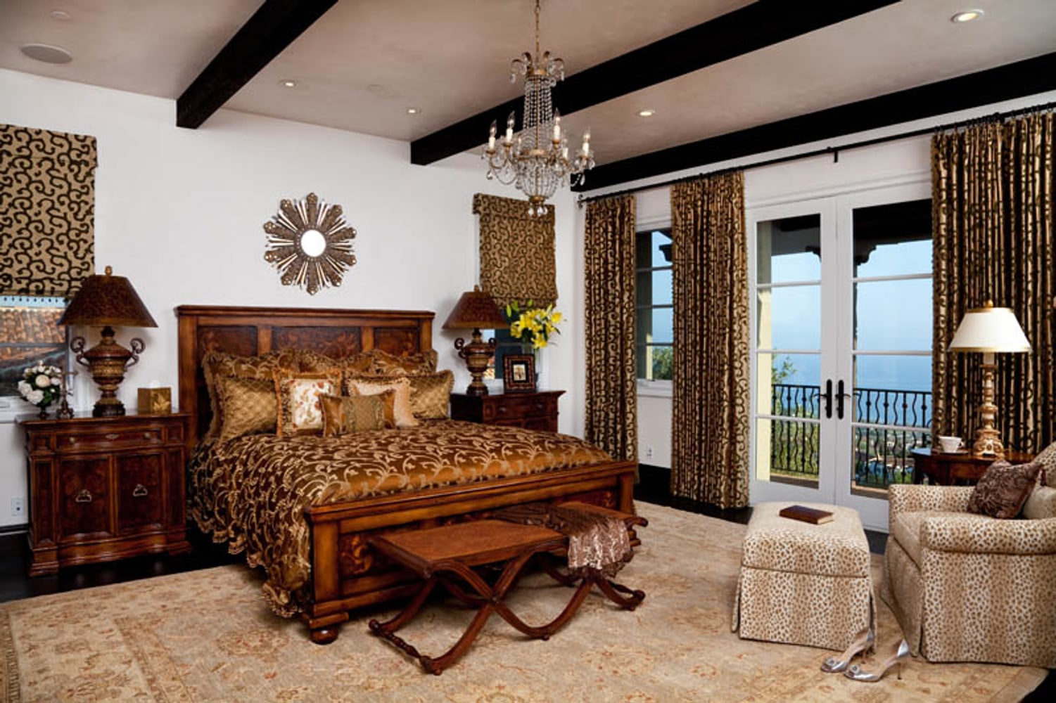 Newport Beach, CA :: boutique hotel interior/exterior renovation