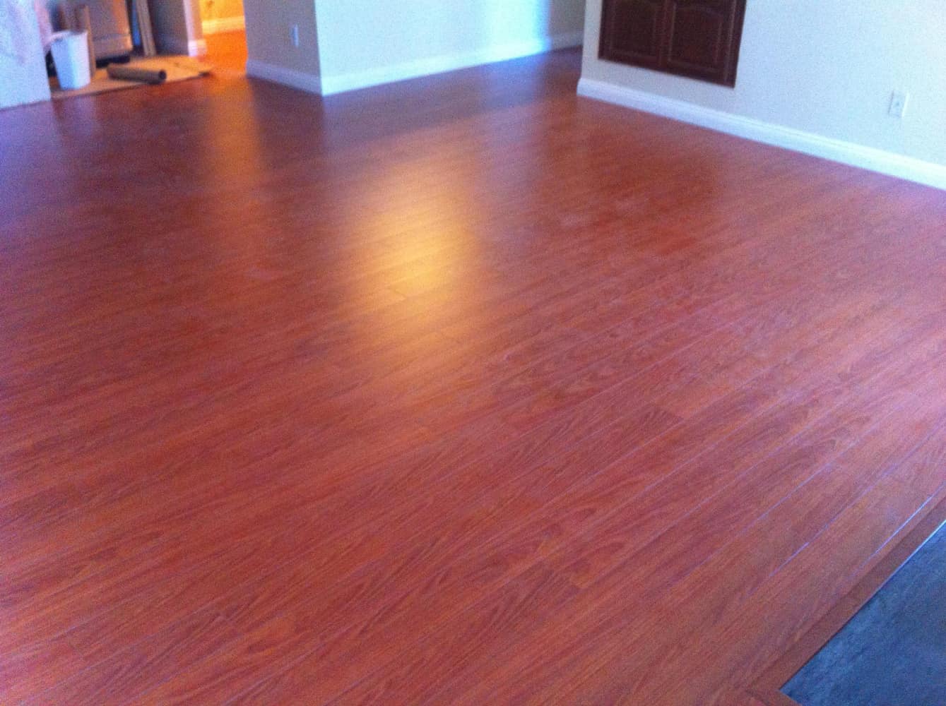 LAMINATE FLOOR