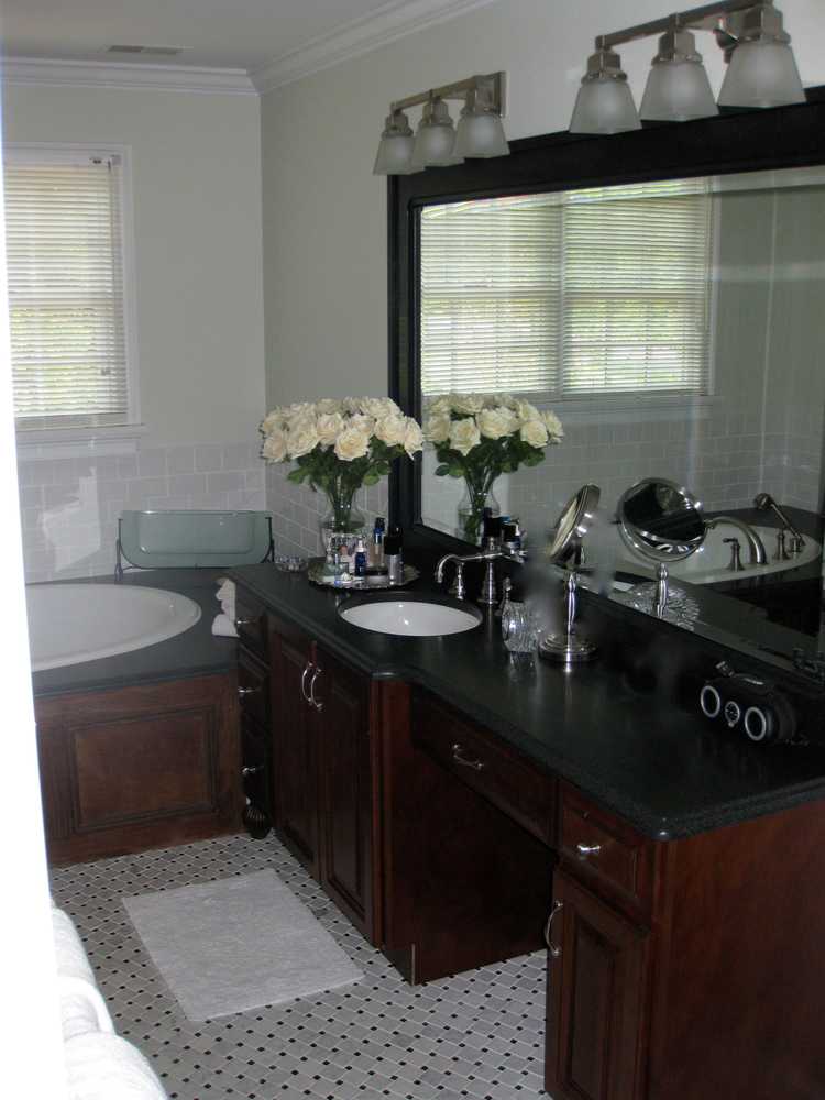 Guest Bath 