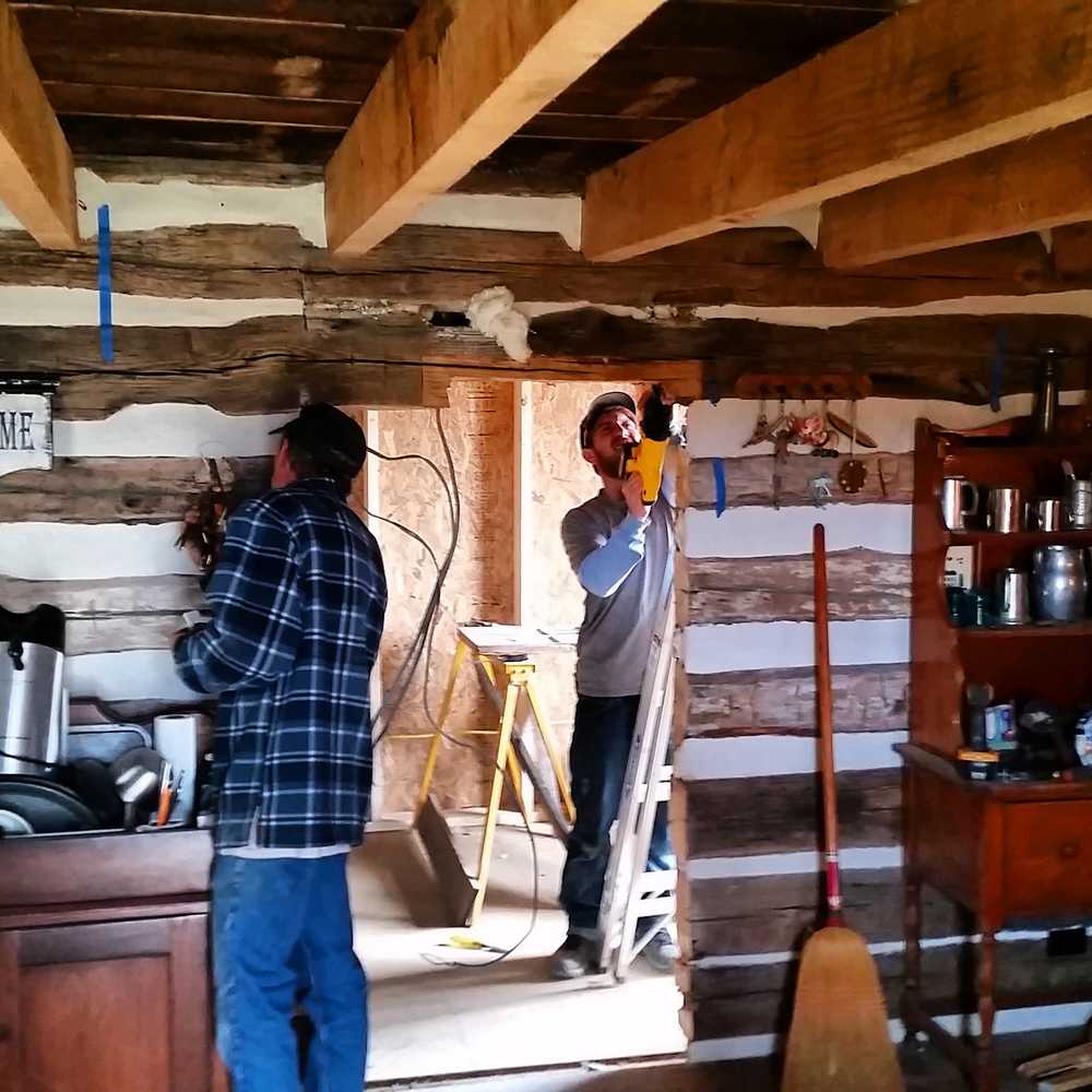 Chestnut Log Cabin in Lexington, Virginia 