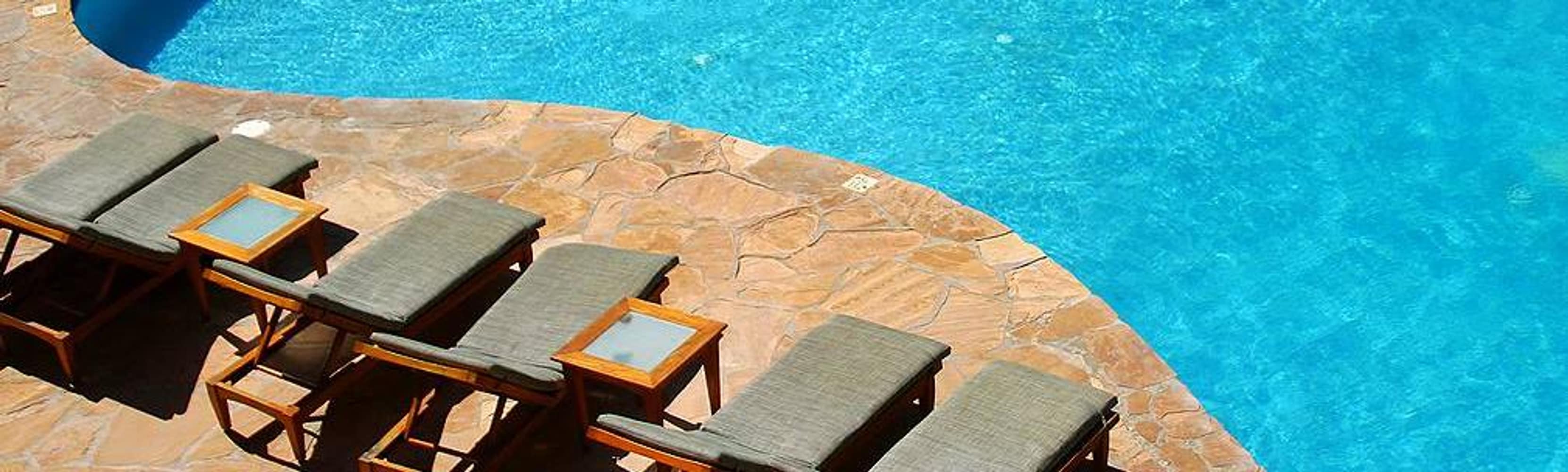 Mauna Custom Pools
