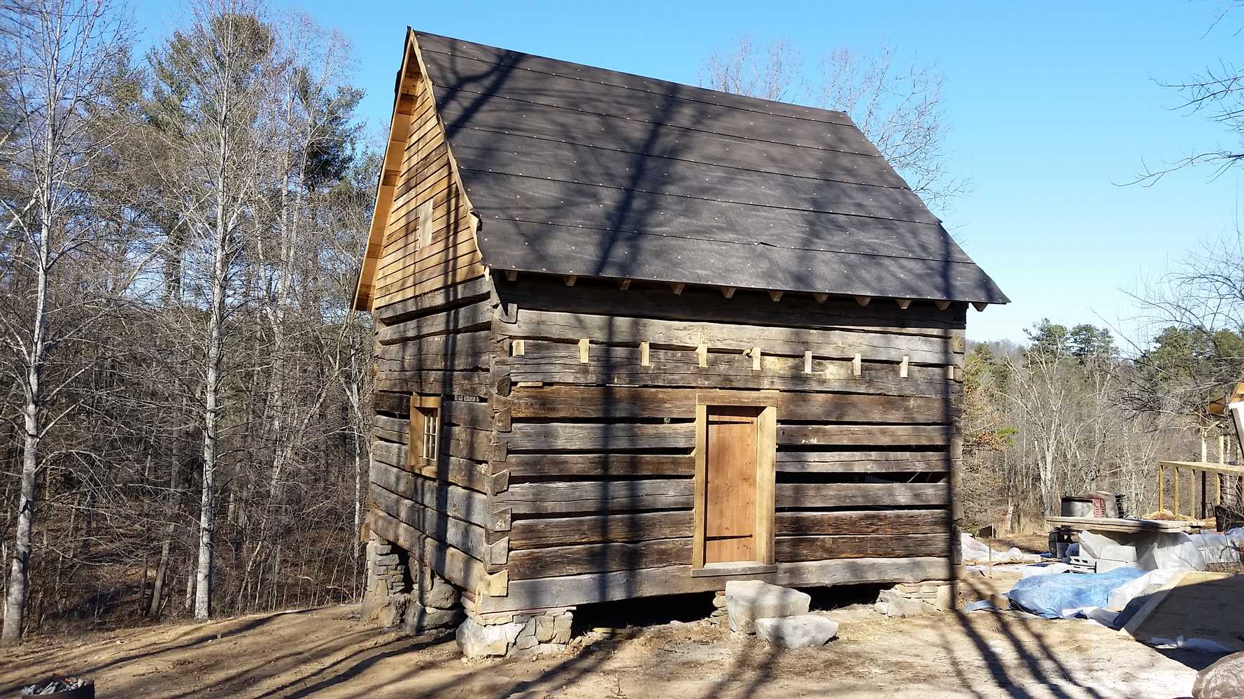 Chestnut Log Cabin in Lexington, Virginia 