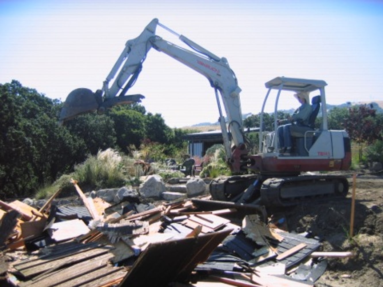 Sonoma County pond and residence hardscaping