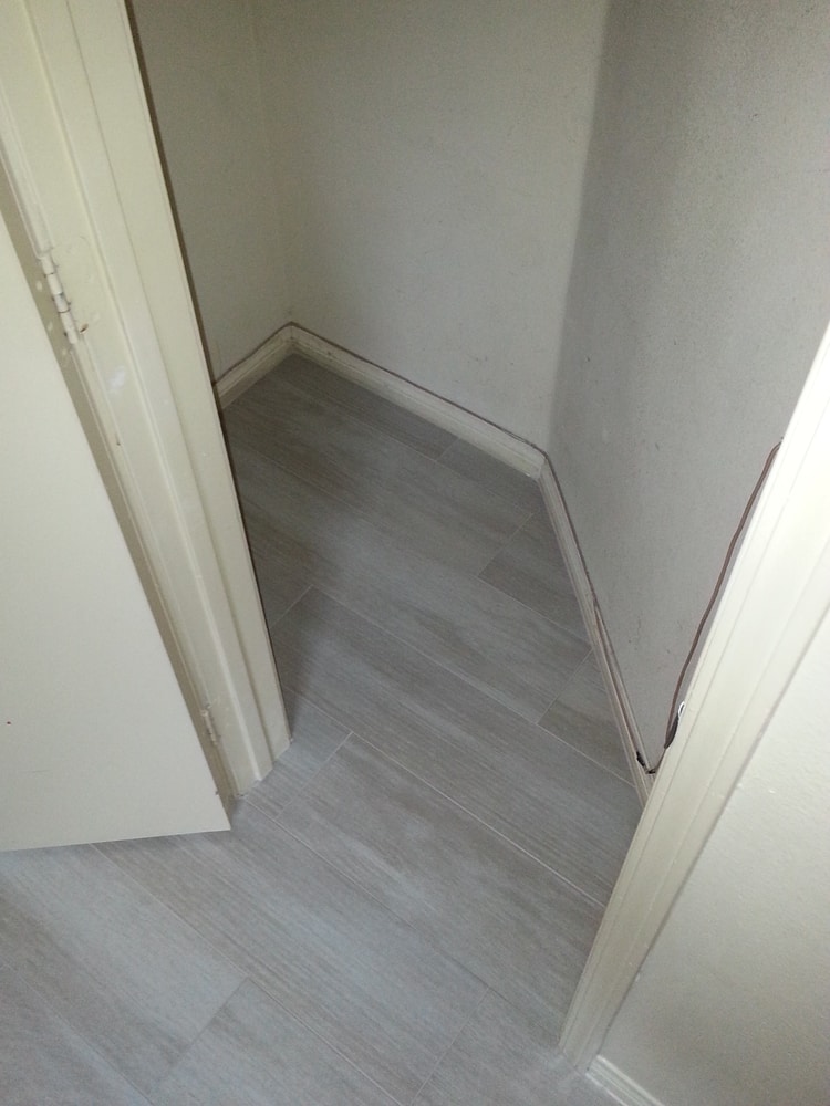 Porcelain wood plank