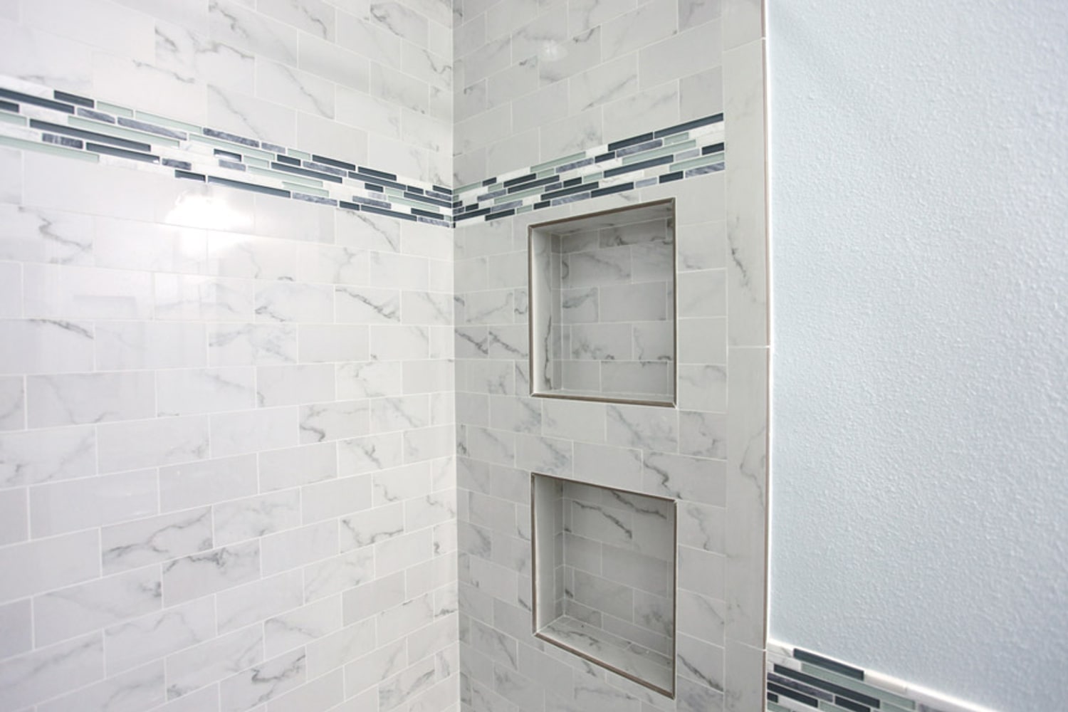 La Crescenta - Master & Guest Bathrooms