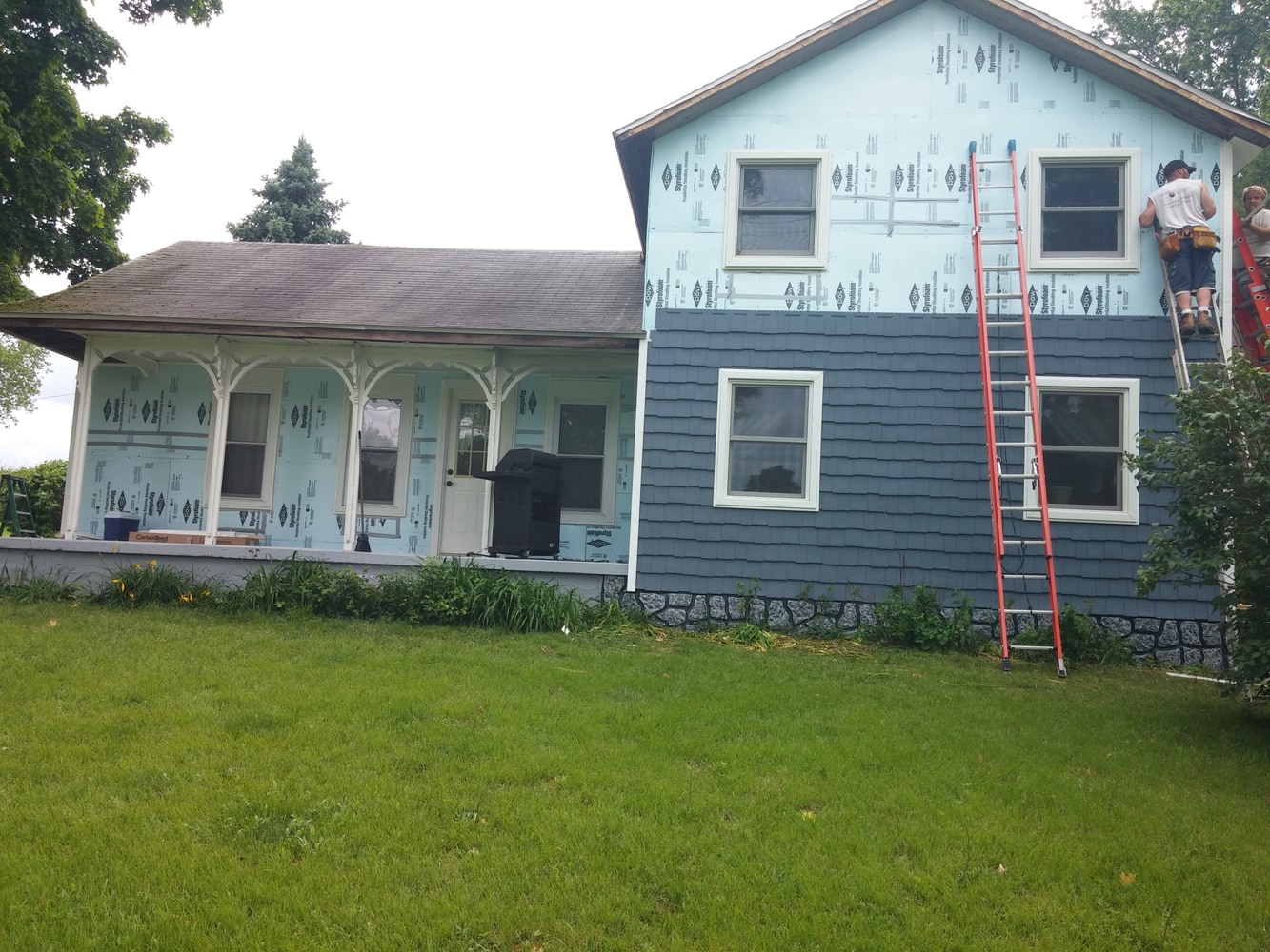 Hubble - Full Exterior