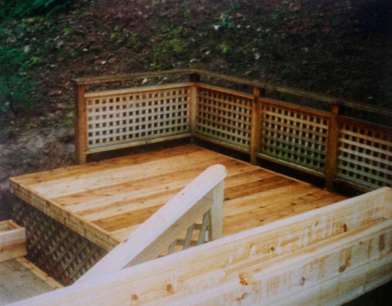 Taylor Family Deck & Fence project photos