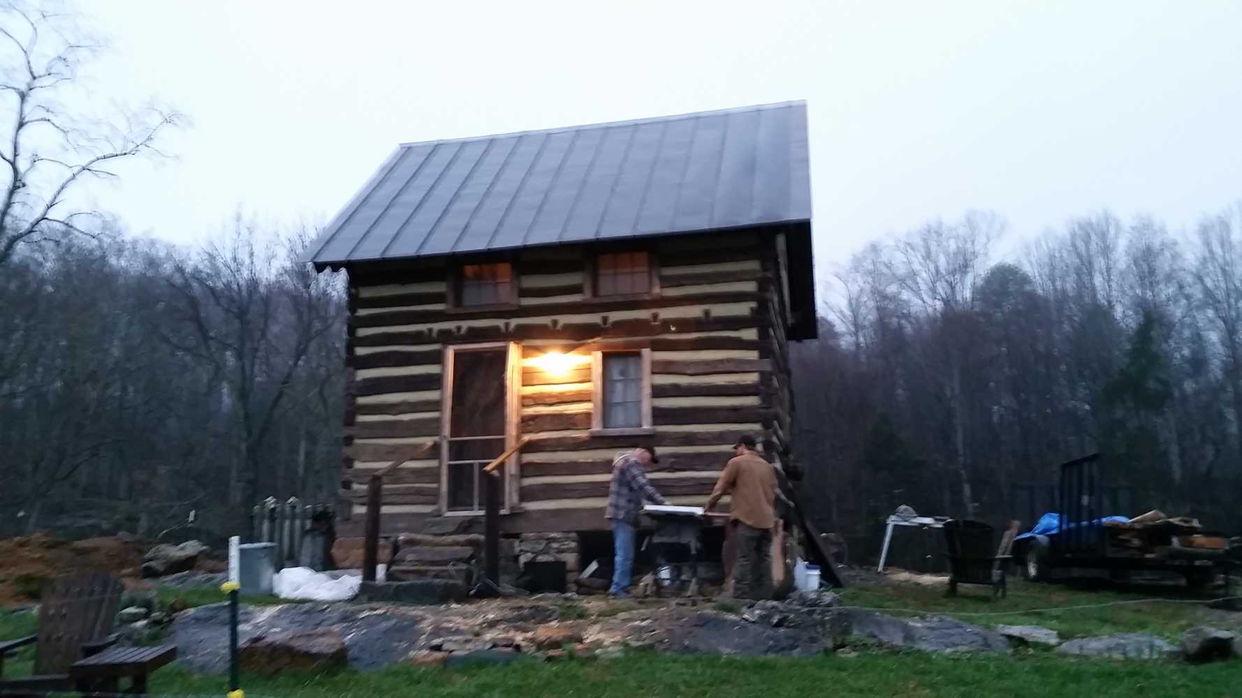 Chestnut Log Cabin in Lexington, Virginia 