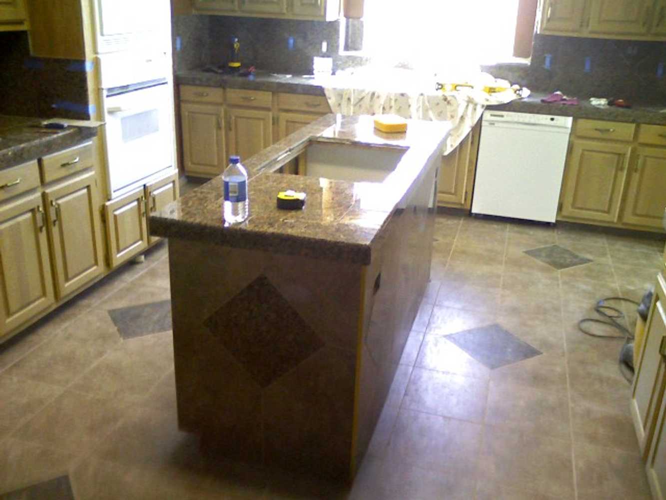 Othello Kitchen Granite/Porcelain Tile Work