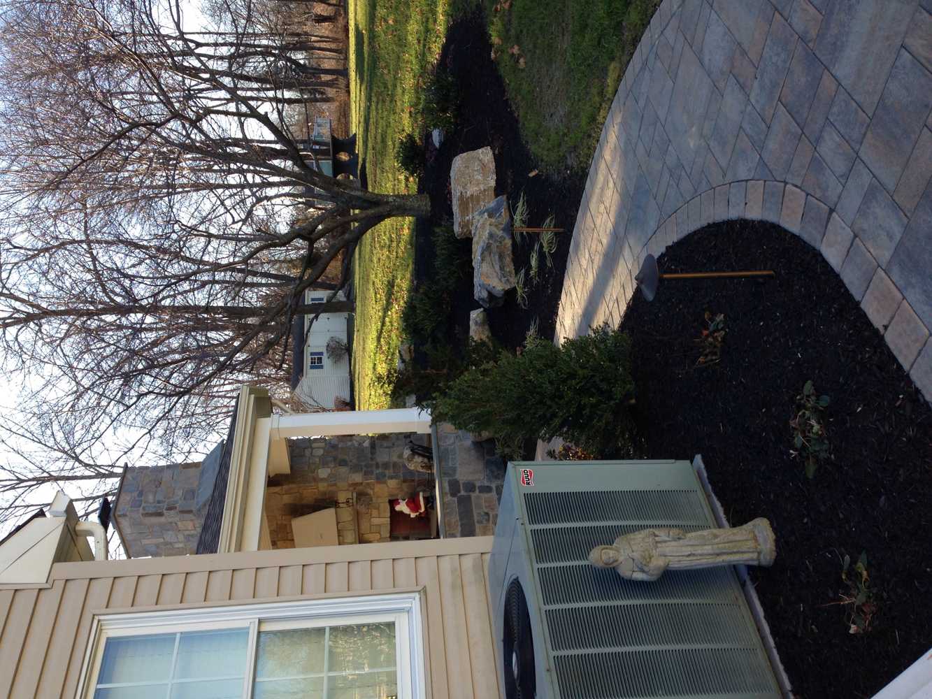 Outdoor kitchen/ sitting area