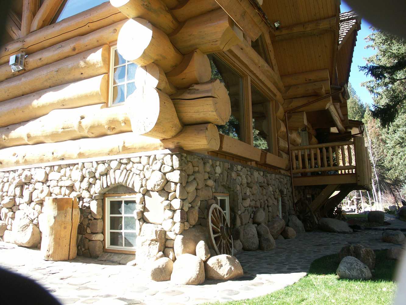 Storm Carpenter Log Homes 