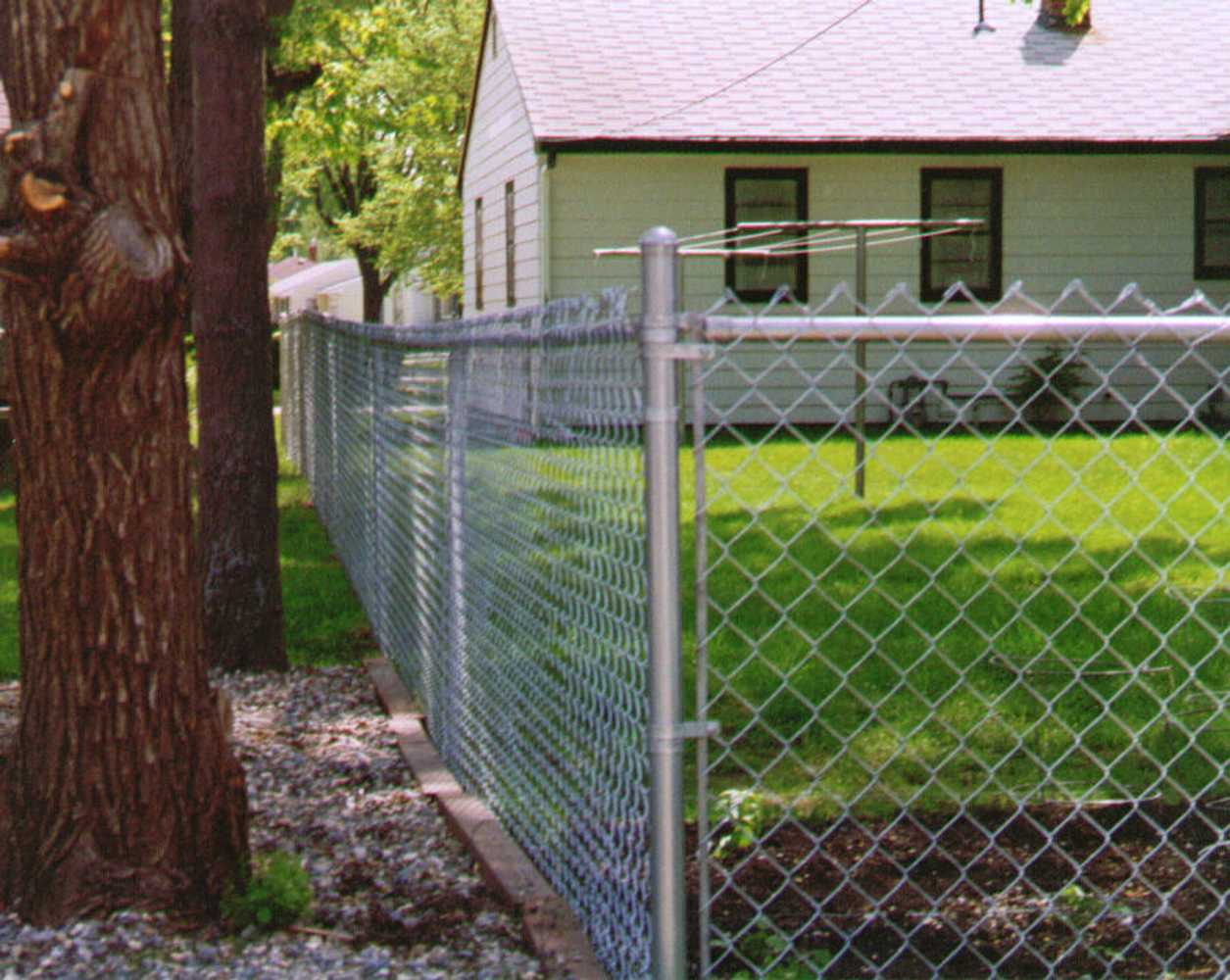 Building Fences and Decks in Evansville!