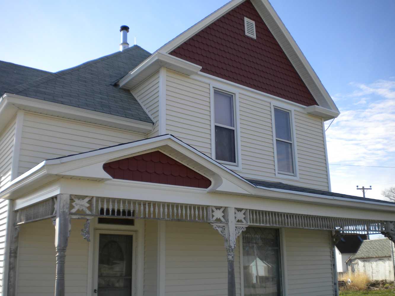 Hundred year old house, reside