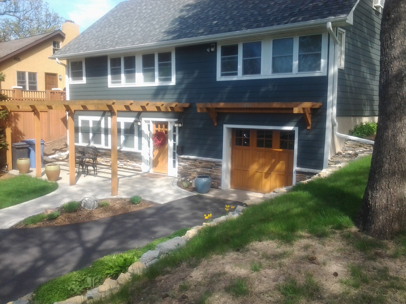 We are a windows and Door installation co.