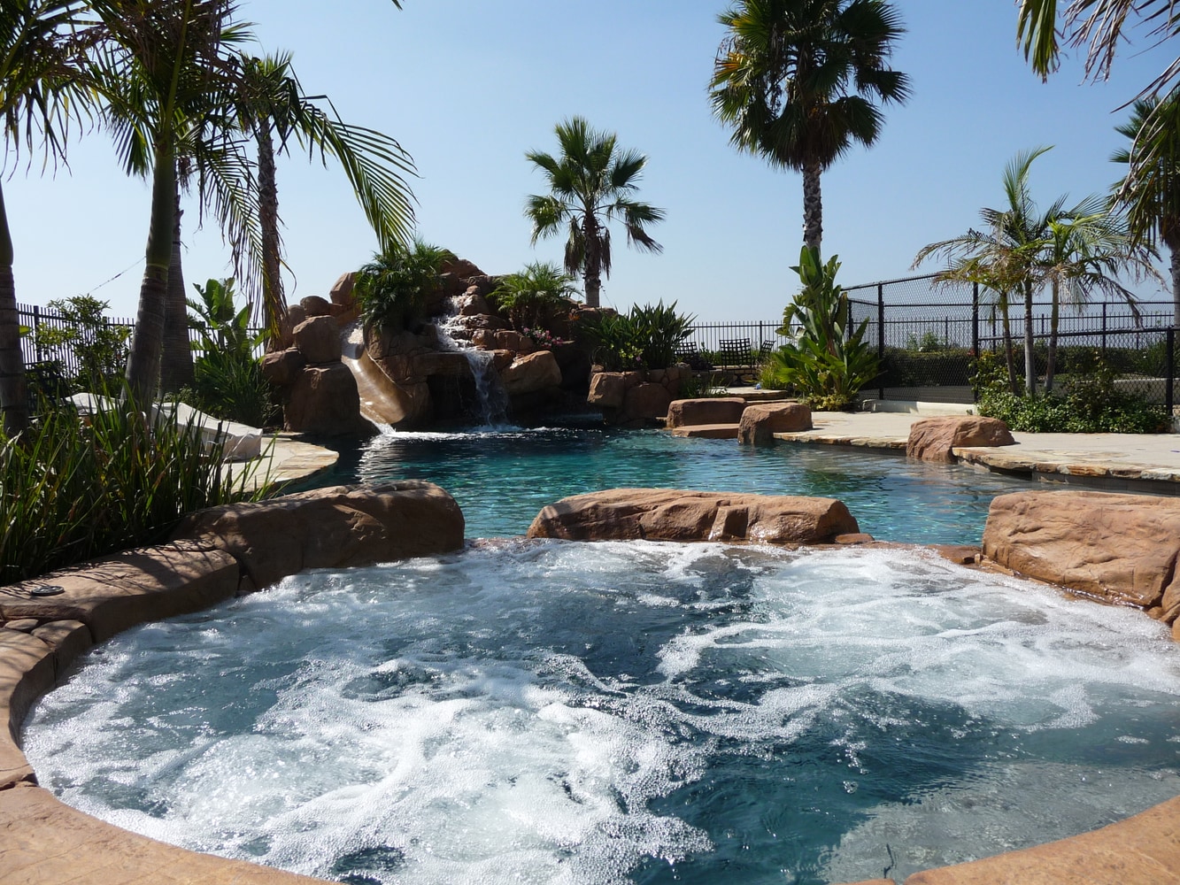 Custom Swimming Pools