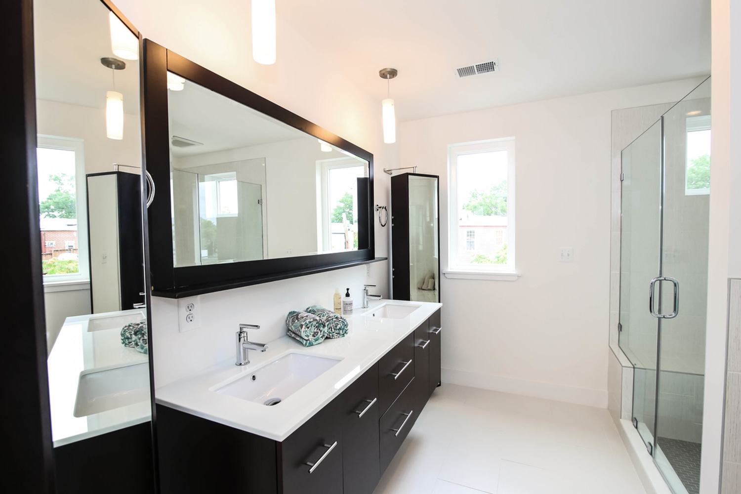 Ultra-Modern New Construction in Shaw