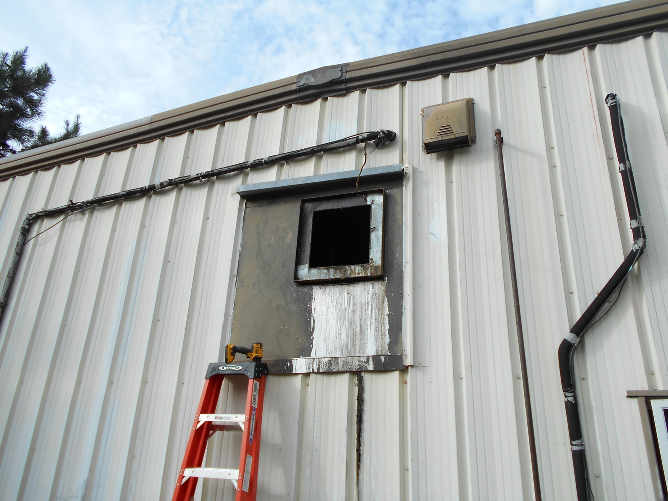 Hide-a-way Sports Bar formerly Oasis Bar & Grill