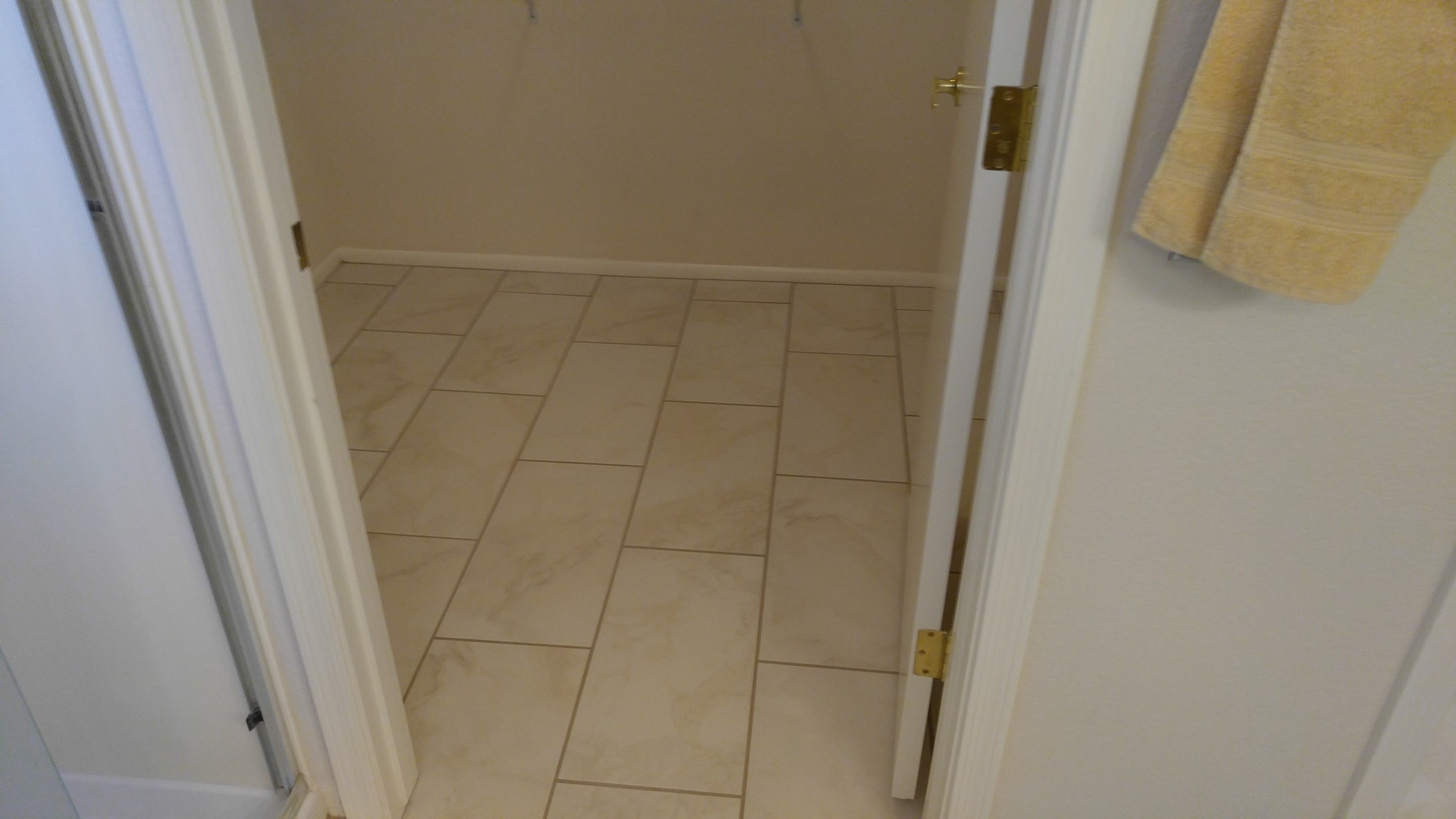 Ceramic, Porcelain... Tile keeps AZ cool in the summers!